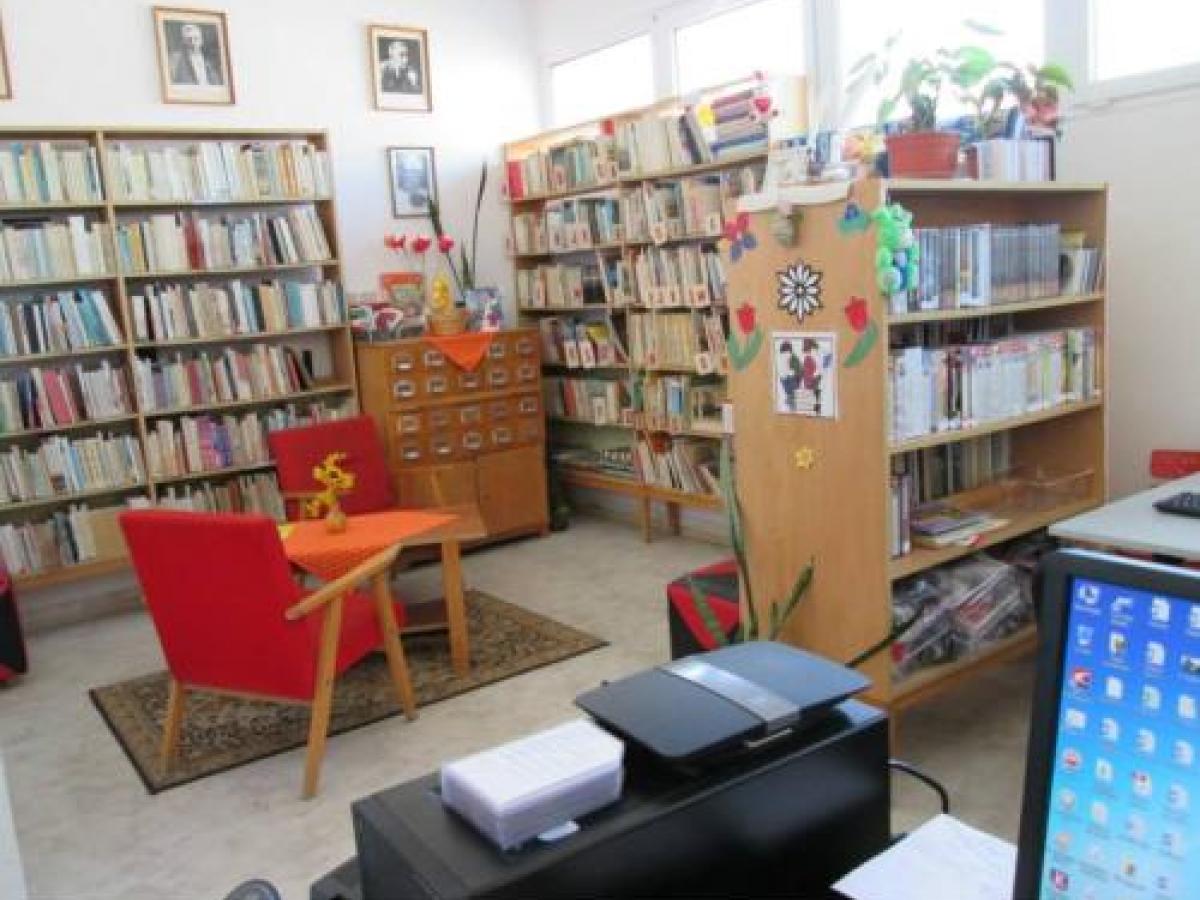  Kisléta Könyvtár, Információs és Közösségi Hely 